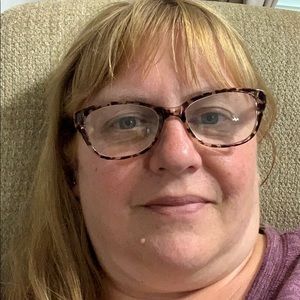 Meet your Posher, Dana